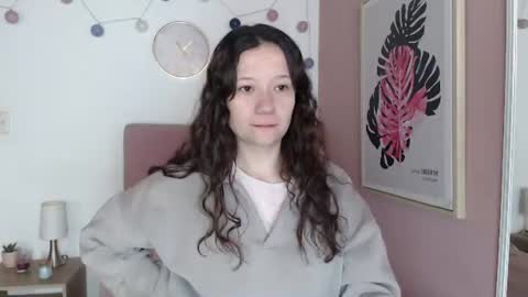 Lanna online show from June 15, 2026, 1:02 pm