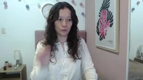 Lanna online show from June 18, 2026, 1:26 pm