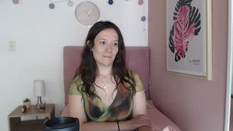 Lanna online show from July 28, 2026, 4:39 pm