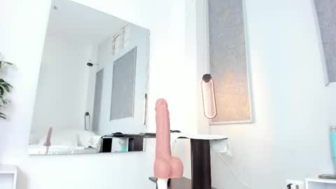 Lanna miley Russo  online show from February 27, 2026, 8:47 am