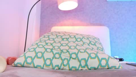 lanna_w online show from July 28, 2026, 8:52 pm