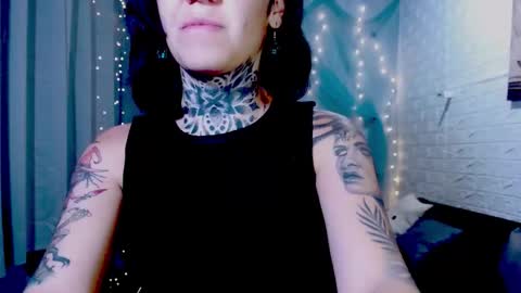 LANNIE   online show from March 26, 2026, 11:10 pm