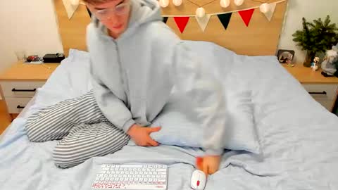 Fandi online show from January 5, 2025, 5:20 am