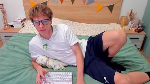 Fandi online show from October 2, 2025, 4:47 pm