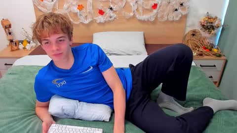 Fandi online show from October 11, 2025, 9:41 am