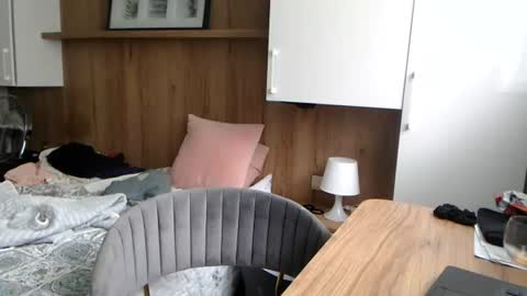 Snapshot of lantti chatting on June 17, 2026, 9:34 am lantti online show from June 17, 2026, 9:34 am