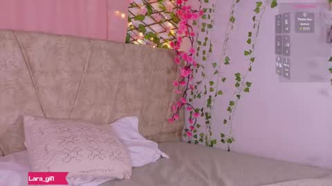 Lara Gill online show from April 18, 2026, 7:58 pm