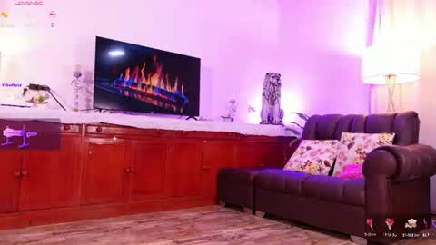 Hello Guys I am Lara Giraldo  WELCOME To my room online show from June 12, 2026, 11:25 pm