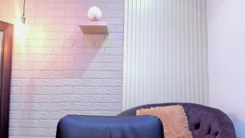      700  200   online show from January 26, 2025, 3:14 pm