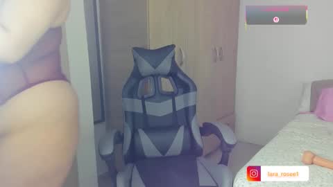 Snapshot of lara_rose1 chatting on October 7, 2025, 4:42 am LARA ROSE online show from October 7, 2025, 4:42 am