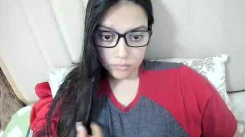 Snapshot of laracamille chatting on November 18, 2025, 2:39 am lara online show from November 18, 2025, 2:39 am