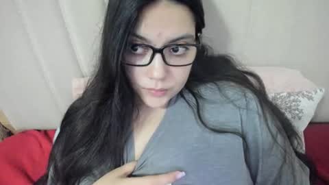 Snapshot of laracamille chatting on February 9, 2026, 2:37 am lara online show from February 9, 2026, 2:37 am