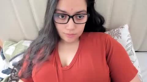 Snapshot of laracamille chatting on February 22, 2026, 2:15 pm lara online show from February 22, 2026, 2:15 pm