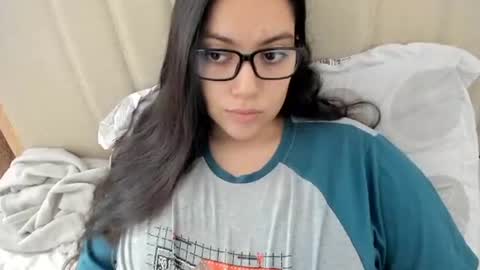 Snapshot of laracamille chatting on March 6, 2026, 2:46 pm lara online show from March 6, 2026, 2:46 pm