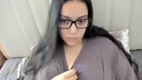 Snapshot of laracamille chatting on March 10, 2026, 3:39 pm lara online show from March 10, 2026, 3:39 pm