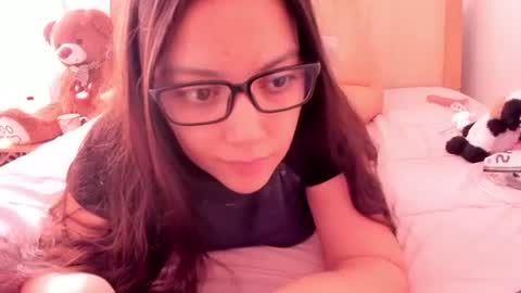 Snapshot of laracamille chatting on April 2, 2026, 2:37 pm lara online show from April 2, 2026, 2:37 pm