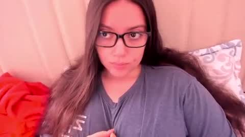 Snapshot of laracamille chatting on April 24, 2026, 2:52 pm lara online show from April 24, 2026, 2:52 pm