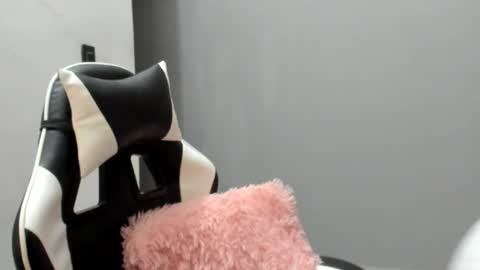 Lara online show from July 19, 2026, 2:26 am