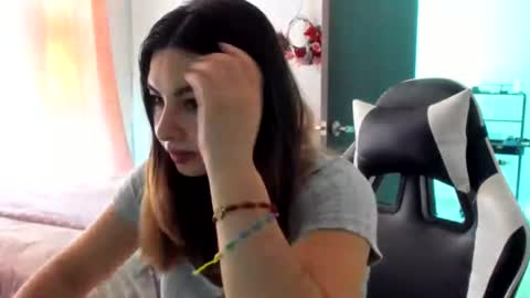 Lara online show from July 28, 2026, 8:12 pm