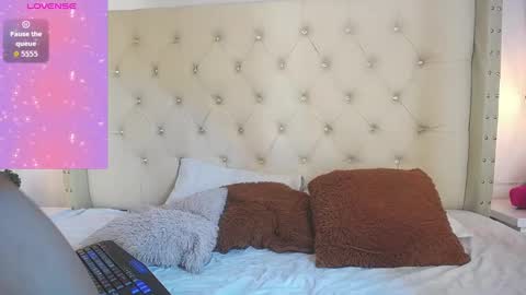 Snapshot of larademon chatting on September 16, 2025, 3:18 am lara online show from September 16, 2025, 3:18 am