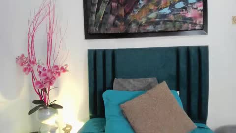  Lara Gold  online show from March 8, 2025, 4:01 am