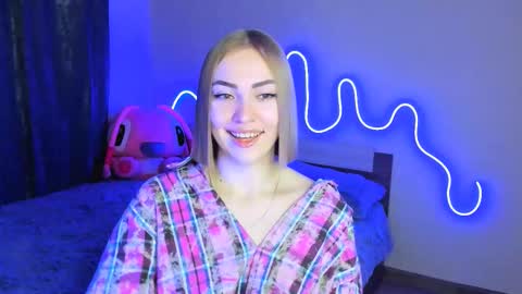 LaraKrein lk online show from October 9, 2025, 4:27 pm