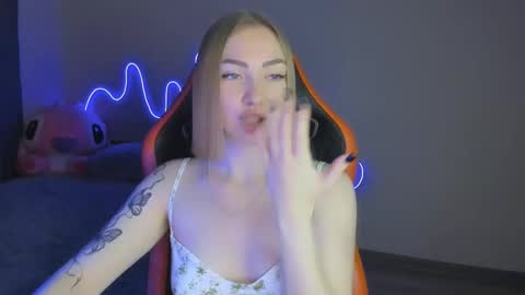 LaraKrein lk online show from November 6, 2025, 3:13 pm