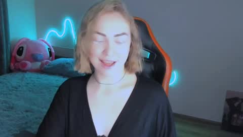 LaraKrein lk online show from March 15, 2026, 2:45 pm