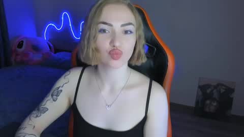 LaraKrein lk online show from May 4, 2026, 3:52 pm