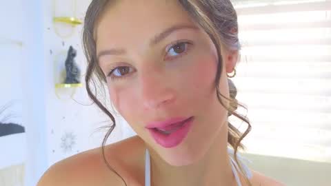 Lara  online show from February 26, 2025, 6:21 pm