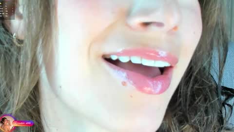 Lara  online show from September 25, 2025, 1:48 pm