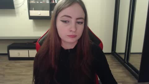 Laralianna online show from March 1, 2025, 5:27 pm