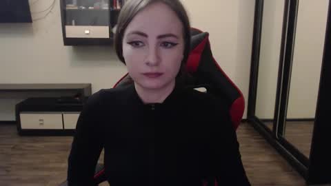 Laralianna online show from March 2, 2025, 7:56 pm