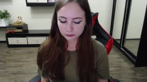 Laralianna online show from September 8, 2025, 4:39 pm