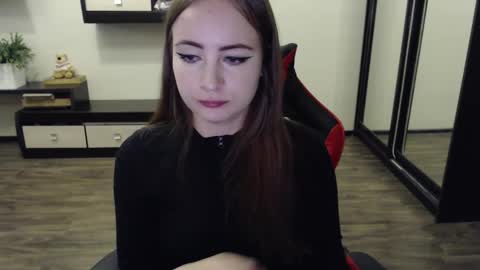 Laralianna online show from September 14, 2025, 1:54 pm