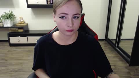 Laralianna online show from September 21, 2025, 10:17 am