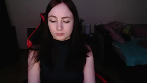 Laralianna online show from April 12, 2026, 5:07 pm