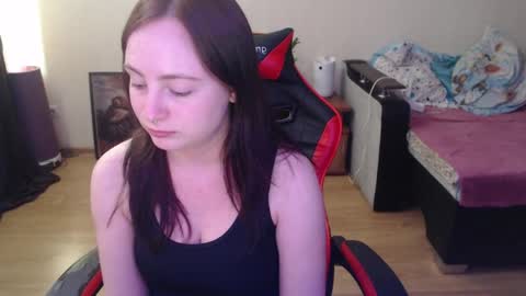 Laralianna online show from May 13, 2026, 2:03 pm