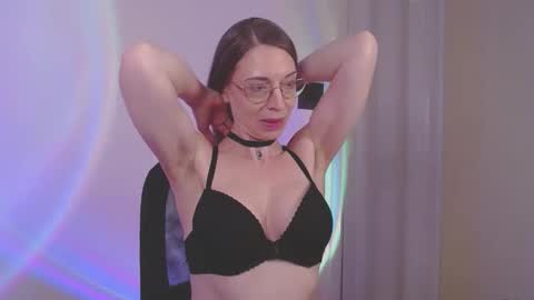 larawintersxxx online show from May 7, 2026, 9:09 pm
