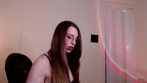 larawintersxxx online show from May 30, 2026, 8:50 pm