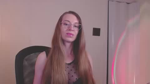 larawintersxxx online show from June 1, 2026, 8:54 pm