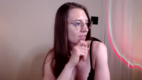 larawintersxxx online show from June 9, 2026, 11:27 pm