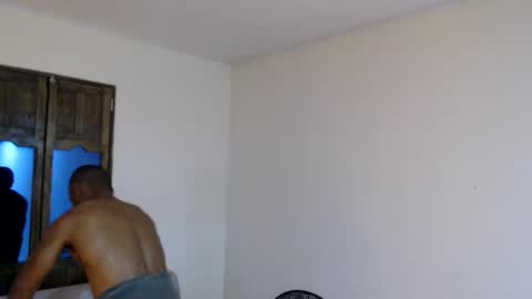 larenz_tate online show from May 27, 2026, 1:57 am
