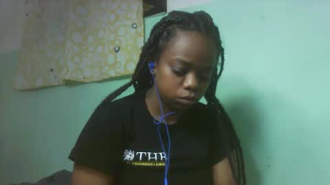 larissa645771 online show from September 20, 2025, 4:08 pm