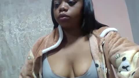 larissa645771 online show from April 24, 2026, 2:58 am