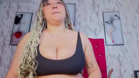 larissa_antonella online show from April 24, 2026, 4:04 am