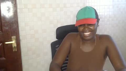 Snapshot of larvy12 chatting on February 9, 2026, 7:56 am larvy12 online show from February 9, 2026, 7:56 am