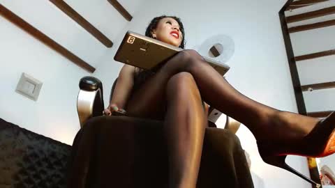 Snapshot of laryssa_swayer chatting on September 15, 2025, 1:33 pm Laryssa online show from September 15, 2025, 1:33 pm