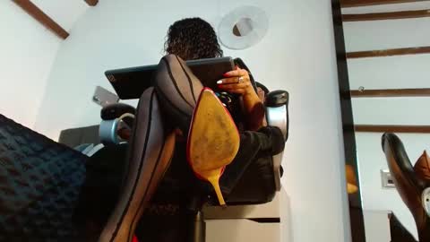 Snapshot of laryssa_swayer chatting on September 26, 2025, 1:48 pm Laryssa online show from September 26, 2025, 1:48 pm