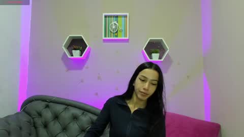 Tania  online show from April 15, 2026, 12:23 pm